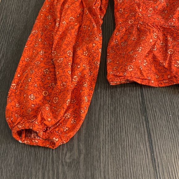 Universal Thread wrap long-sleeve top. Size M. Burnt orange floral pattern - Picture 11 of 15
